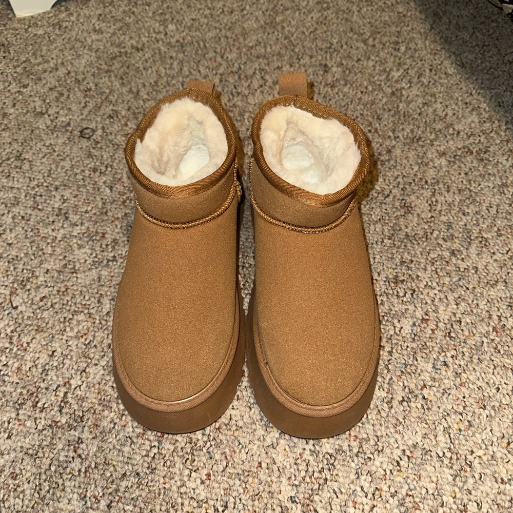 Tan uggs look alike 6.5